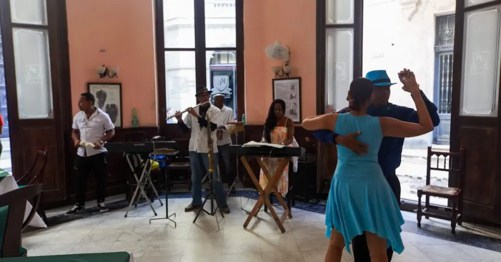 Experience the Vibrant World of Salsa Dance Classes